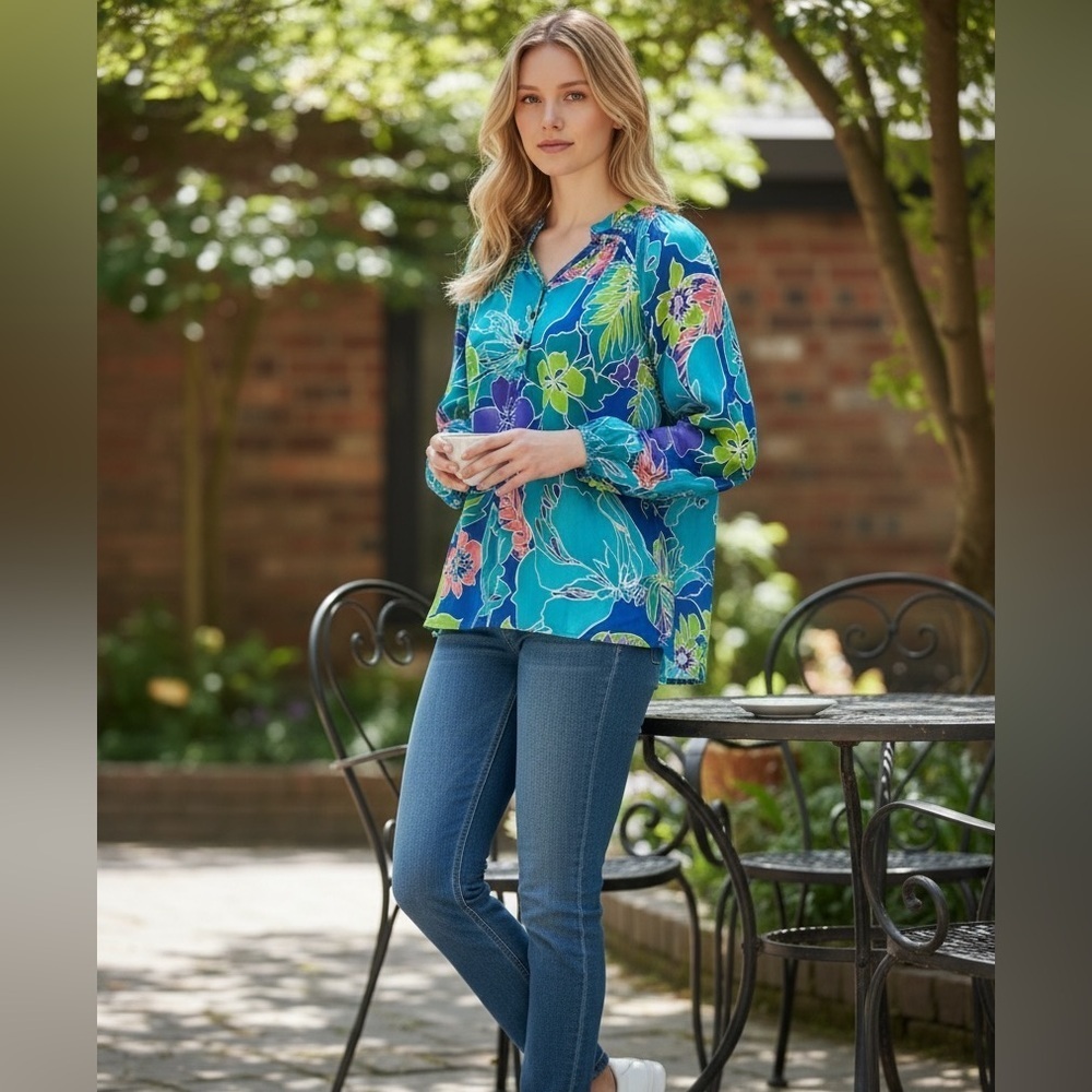 NWOT Sunsets & Sweet Tea Long Floral Sleeve Top Blouse with Button Detail Size M